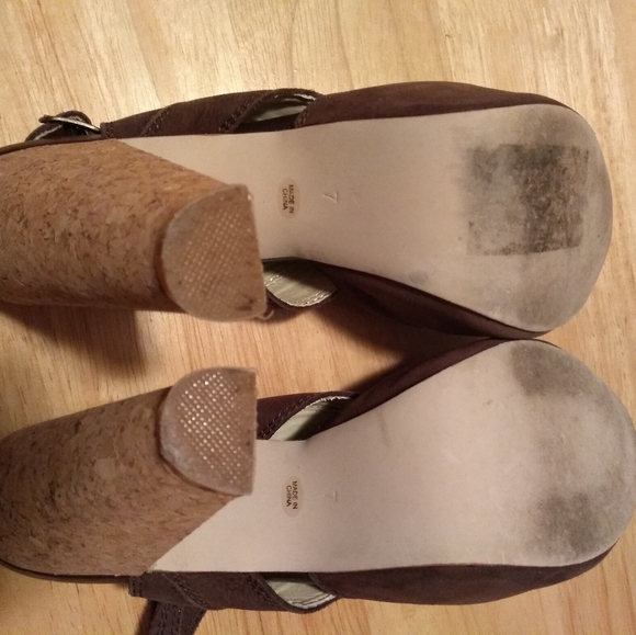 Suede Cork-Heeled Platform Sandals - Picture 5 of 5